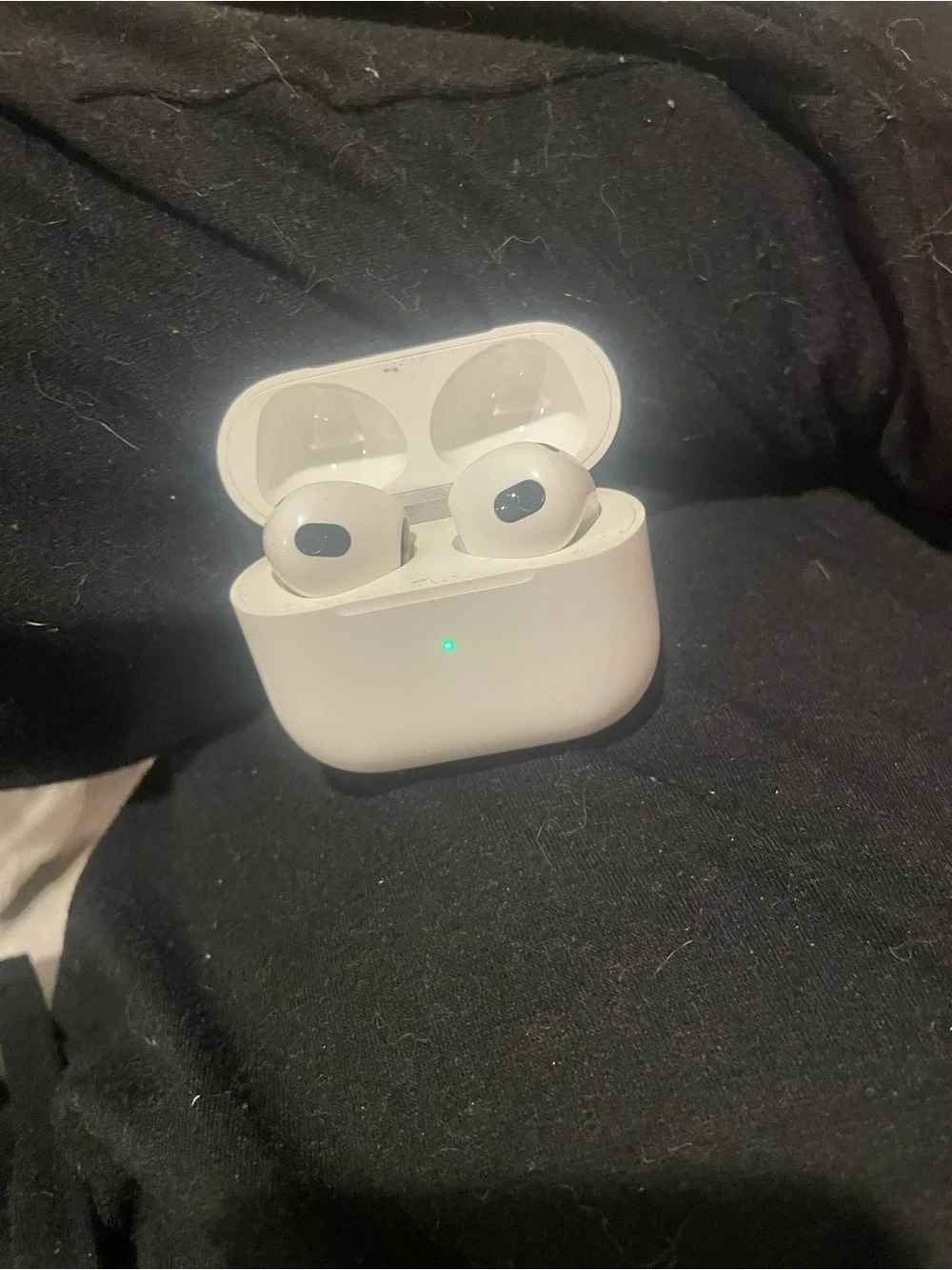 Apple White Earbud Headphones - Open-Ear Design